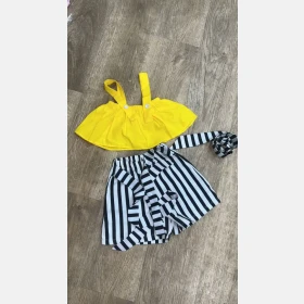 طقم شورت مخطط شباح صفرا