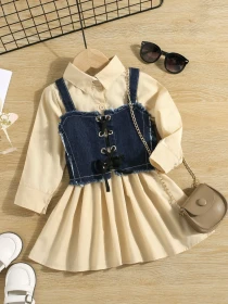 قميص أبيض مع فيست جينز