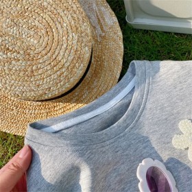 طقم شورت رمادي مع دانتيل