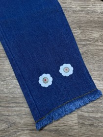 طقم بنطلون جينز مع بلوزة صفرا