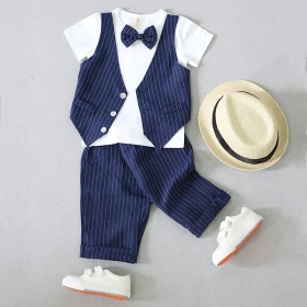 بدلة شورت ولادي مخطط