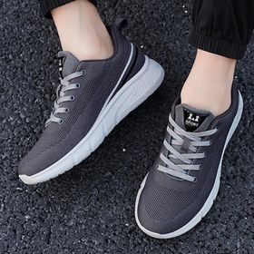 حذاء برباط سكني