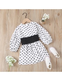 فستان أبيض منقط مع حزام