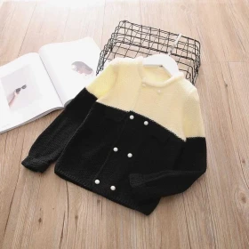 طقم تنورة مع جاكيت صوف مخطط عريض