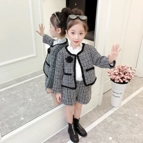 طقم جاكيت وشورت مونس