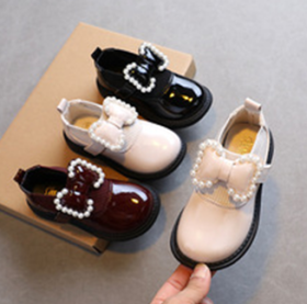 كندرة مع ببيونة مغلق